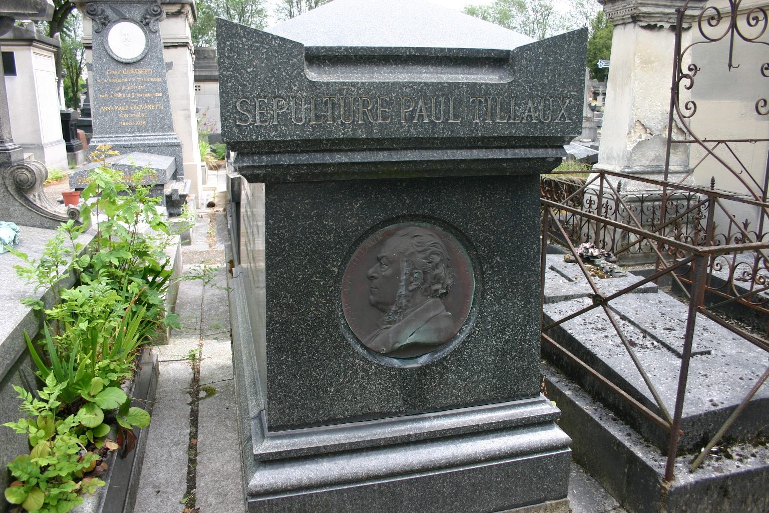 Paul Tillaux's tomb, Pere Lachaise Cemetery, Paris - 02.JPG